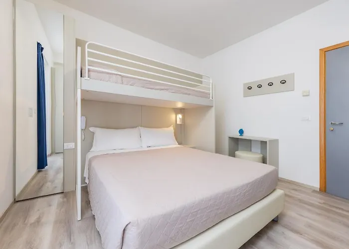 Отель Madera 3*