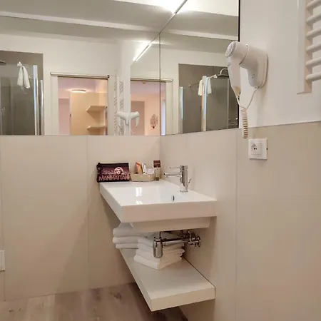 Madera 3* ليدو دي يسولو